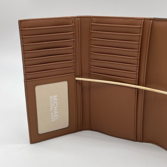 Michael Kors Large Charlotte Tote Bag & Trifold Wallet - Picture 11 of 13